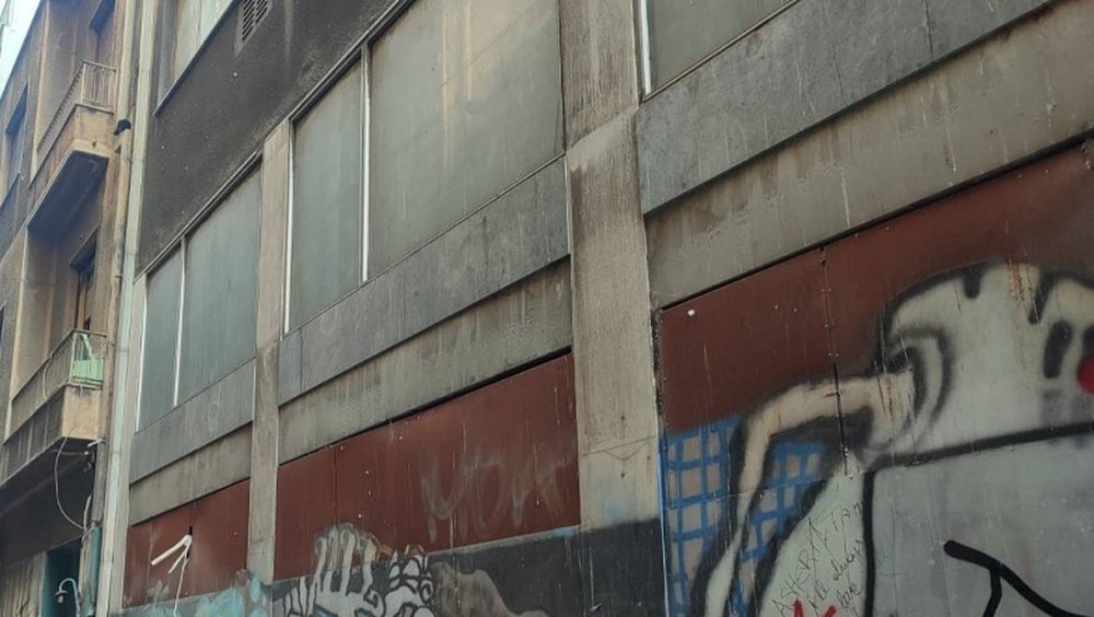 Greqi/ Pẽrdhun&oslash;i shqiptaren dhe e goditi me th&iacute;k&euml;,
