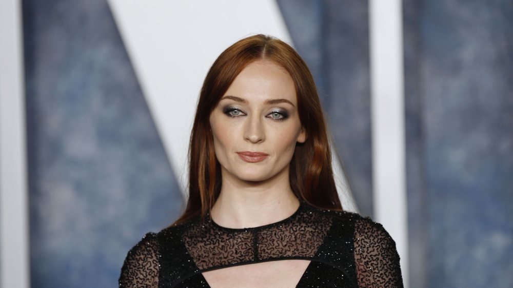 Sophie Turner rr&euml;fen incidentin me aktor&euml;t: U ndan&euml; prej meje