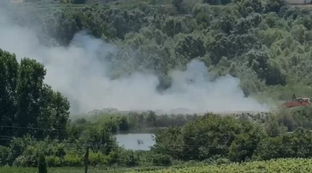 Tymi mbulon Shijakun, zjarr n&euml; fush&euml;n e mbetjeve urbane