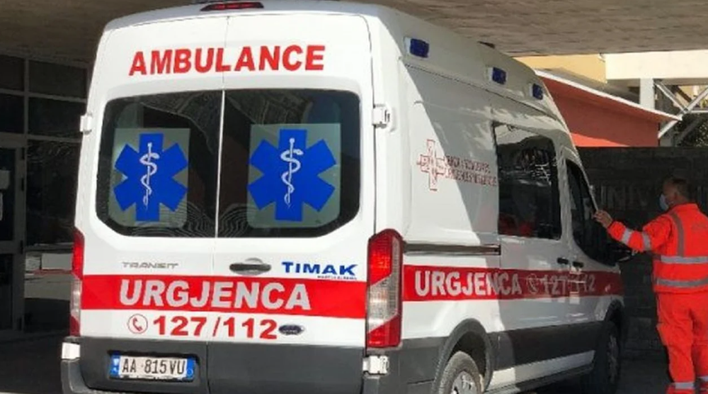 E r&euml;nd&euml; n&euml; Tiran&euml;, gruaja i jep fund jet&euml;s duke u