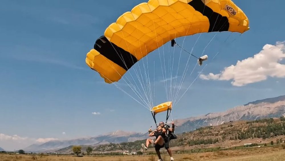 Po hidhej me parashut&euml;, aksidentohet n&euml; Gjirokast&euml;r