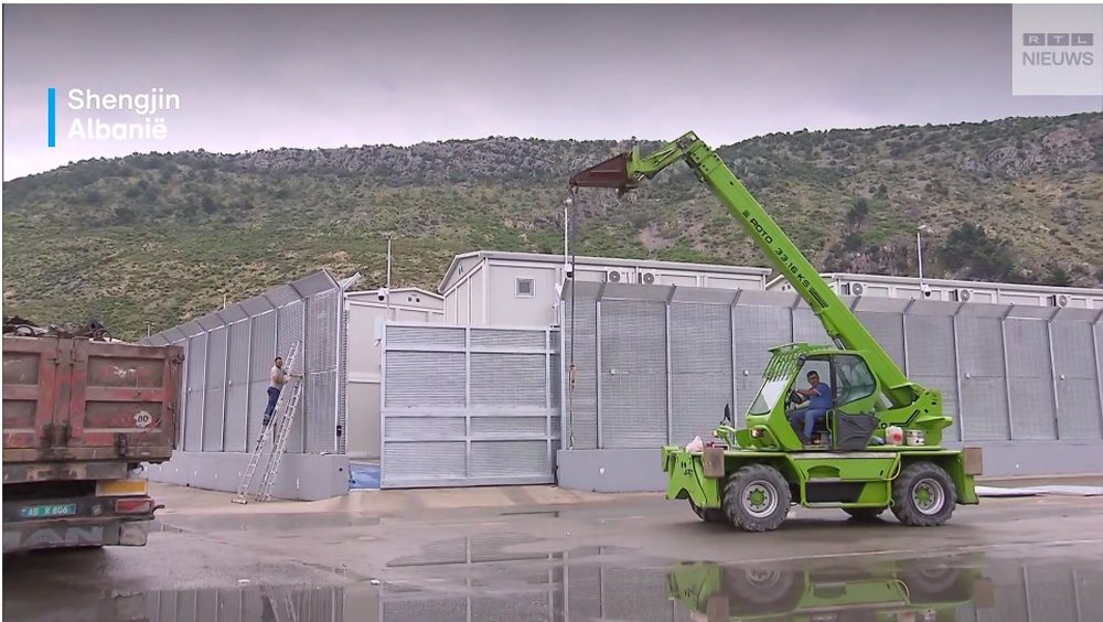 TV holandez n&euml; Sh&euml;ngjin: Qendrat italiane t&euml; azilant&euml;ve