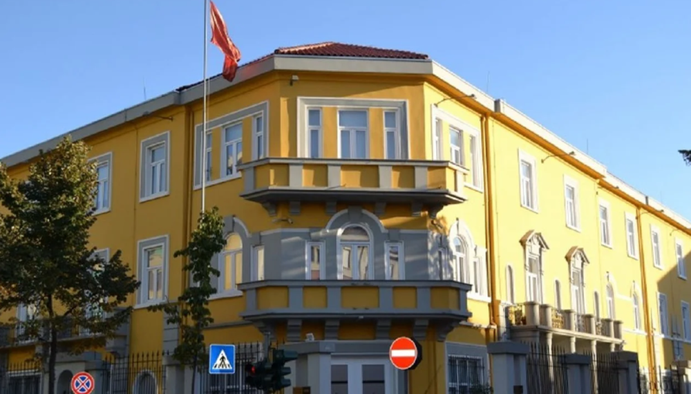 Publikimi i tez&euml;s s&euml; provimit t&euml; matur&euml;s, reagon Ministria e