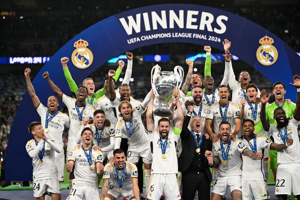 Video/ Real Madrid n&euml; &ccedil;atin&euml; e Europ&euml;s, trofeu i 15 i