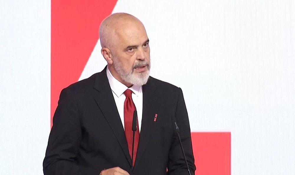 Ndryshime n&euml; qeveri/ Rama zbulon emrat e ministrave t&euml; rinj, sposton