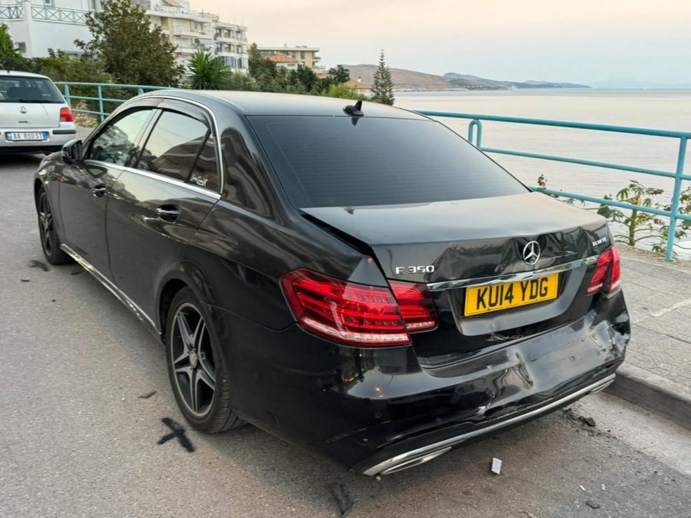 Humbi kontrollin dhe d&euml;mtoi 6 mjete t&euml; parkuara, arrestohet