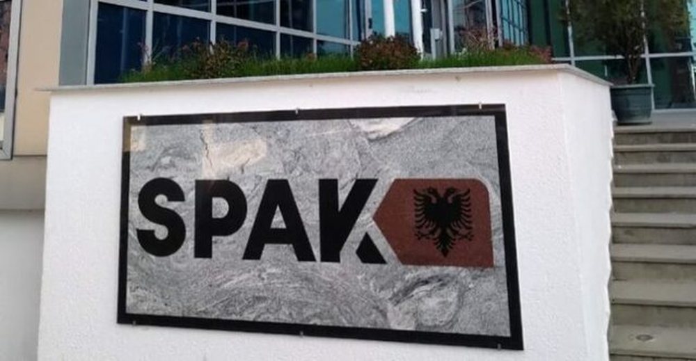 Arrestohet kreu i Prokuroris&euml; s&euml; Vlor&euml;s, n&euml; pranga edhe