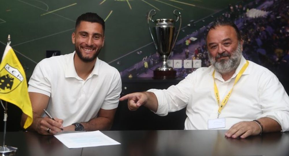 Zyrtare, Strakosha kthehet n&euml; Greqi pas 12 vjet&euml;sh: firmos me AEK