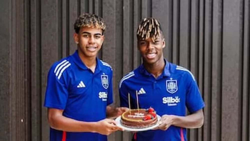 Yamal mbush 17 vje&ccedil;, por nuk d&euml;shiron dhurata: "Futbolli im