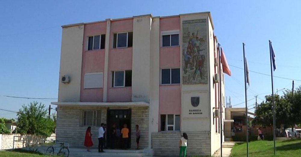 Kishin borxhe m&euml; t&euml; larta se t&euml; ardhurat e veta, ja bashkit&euml;