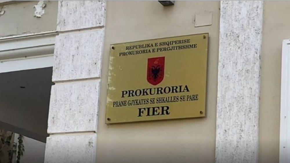 Akuzohen p&euml;r pastrim parash q&euml; vijn&euml; nga veprimtari kriminale,