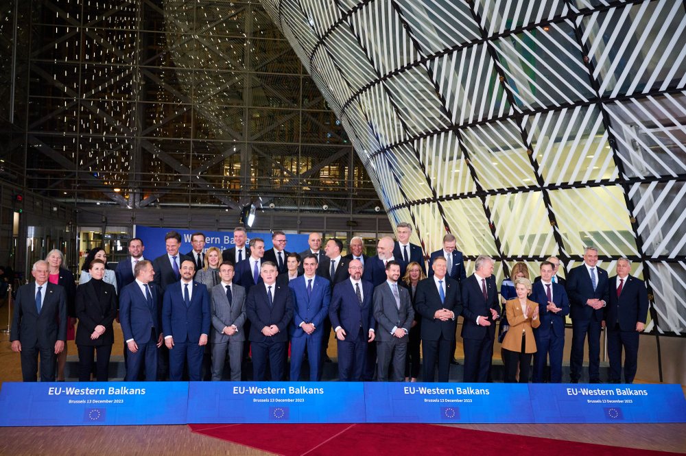 Euractiv: Shqip&euml;ria ka shanse p&euml;r hapjen e negociatave k&euml;t&euml;