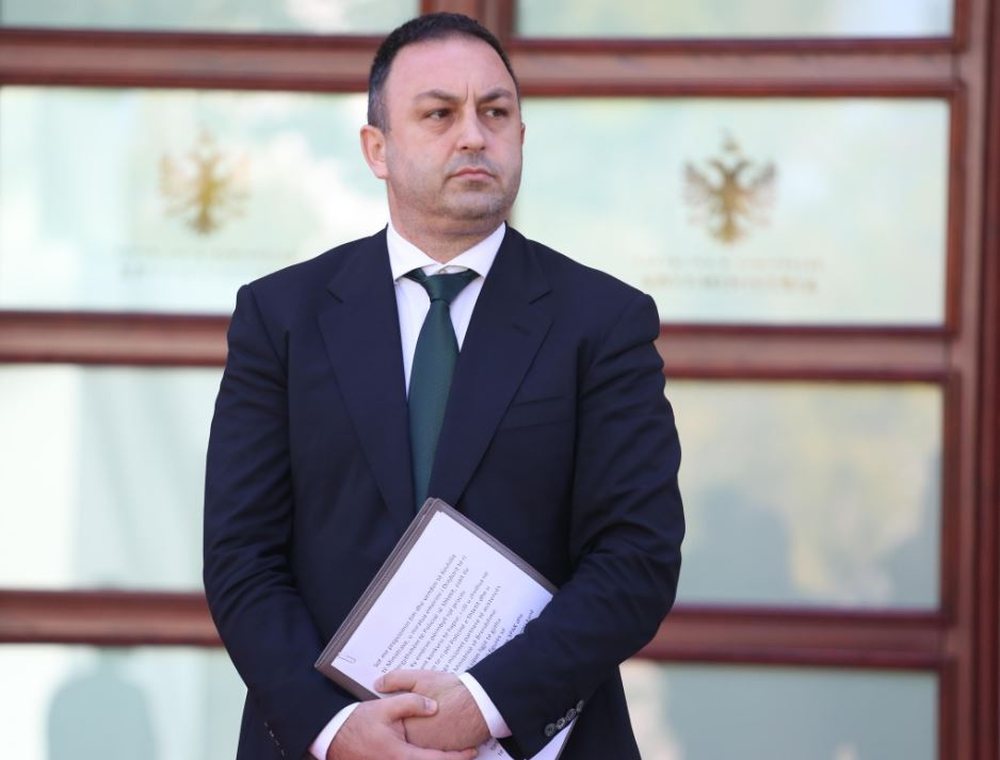SPAK i sekuestroi telefonin, ministri Hoxha tregon p&euml;rgjigjen e hetimeve