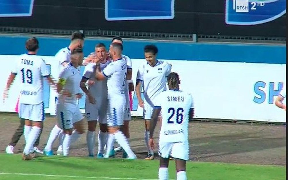 Video/ Teuta d&euml;non Shk&euml;mbin me humbjen e par&euml;: dor&euml;zohet