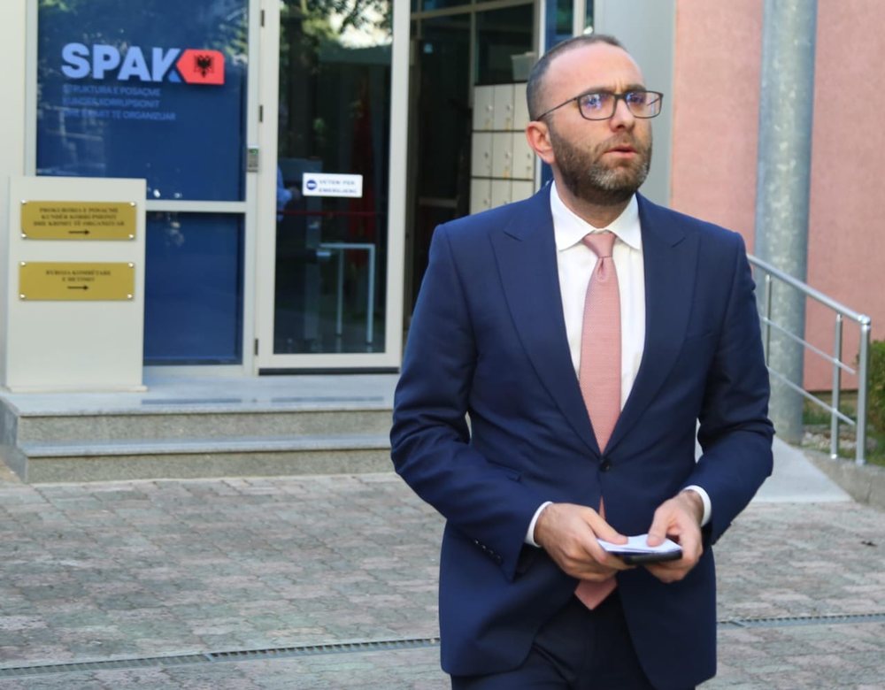 Shantazhet n&euml; telefon/ Bardhi flet nga SPAK: Persona me lidhje kriminale