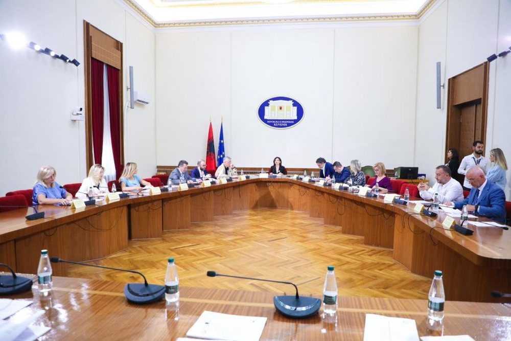 Mbledhja e Konferenc&euml;s s&euml; Kryetar&euml;ve pa opozit&euml;n, mazhoranca