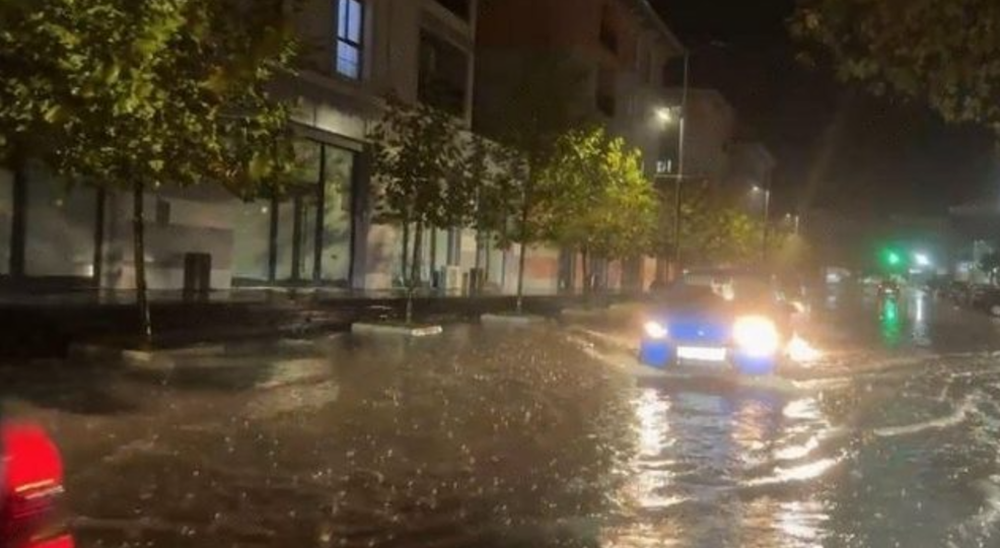 Edhe Lushnja e p&euml;rmbytur e pa drita