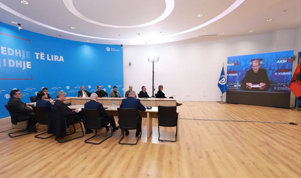 Berisha sulmon prap mediat: T&euml; mbysim propagand&euml;n dhe censur&euml;n