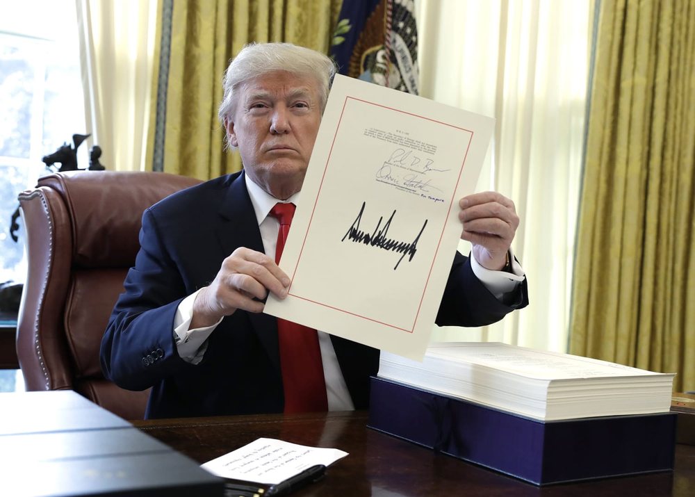 Gjykata bllokon urdhrin e par&euml; t&euml; Trump: Kush lind n&euml; SHBA
