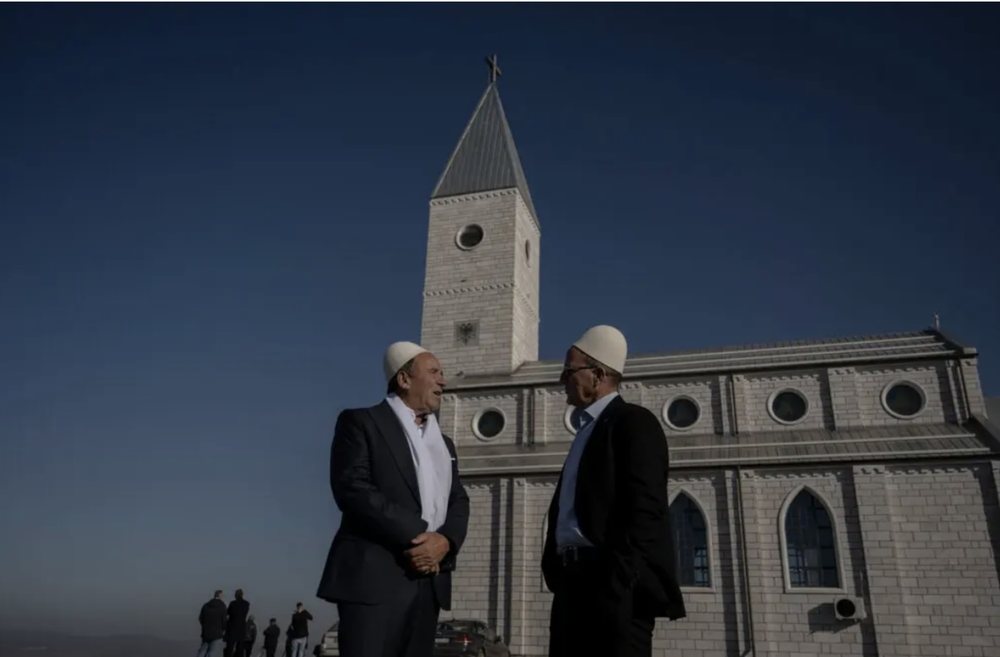 New York Times: Nj&euml; l&euml;vizje drejt krisht&euml;rimit n&euml; nj&euml;