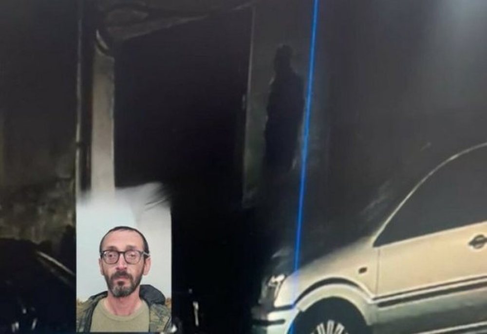 Del VIDEO/ Momenti kur autori largohet nga banesa pasi vrau fqinjin e tij