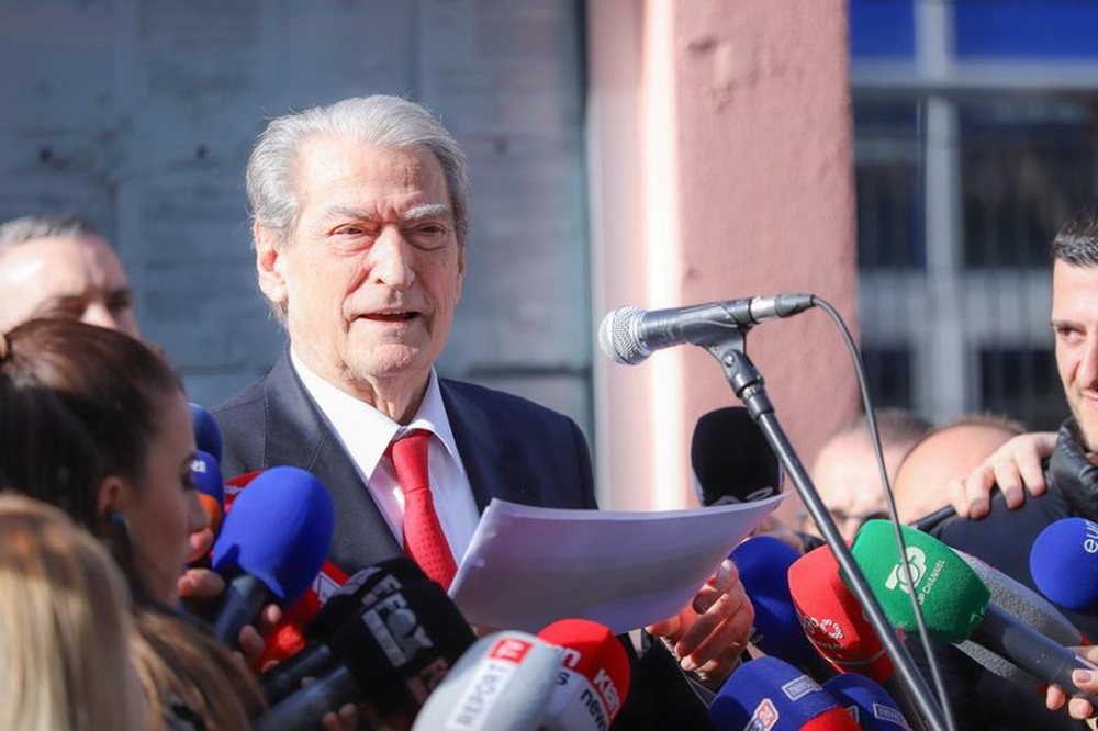 Berisha zbulon &lsquo;kartolin&euml;n&rdquo; q&euml; i ka l&euml;n&euml;