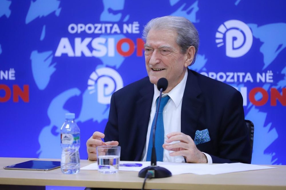Berisha prezanton programin p&euml;r eksportet: Do ulim taksat dhe &ccedil;mimin