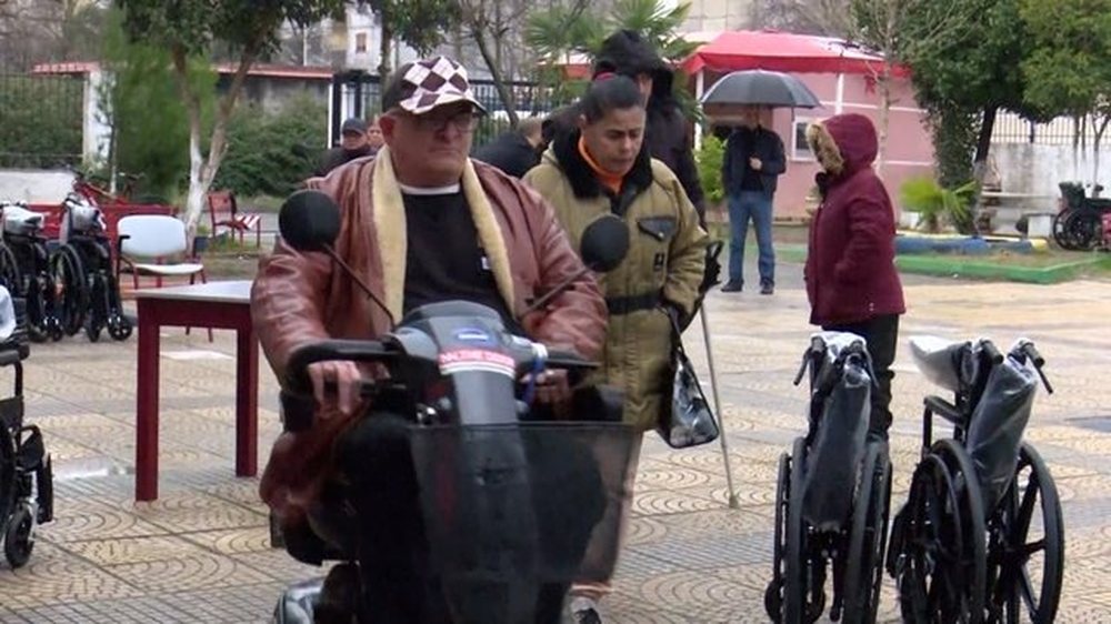 Personat para dhe tetraplegjik&euml; kan&euml; munges&euml; t&euml; mjete