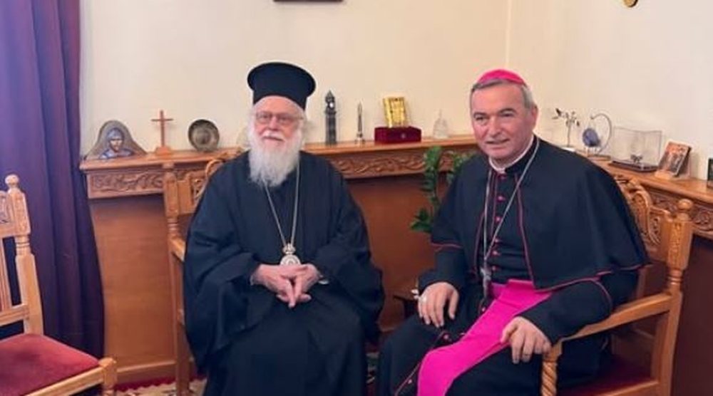 Dodaj p&euml;r Kryepeshkopin: Faleminderit p&euml;r v&euml;llaz&euml;rin&euml;
