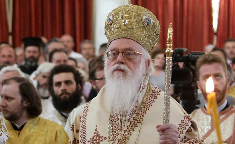 DW: Kryepeshkopi Anastas ur&euml; miq&euml;sie mes Shqip&euml;ris&euml; dhe