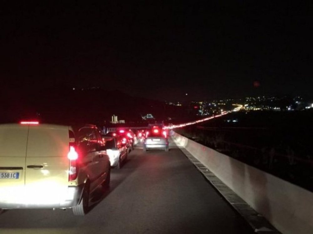 Trafik i r&euml;nduar n&euml; dalje t&euml; Elbasanit