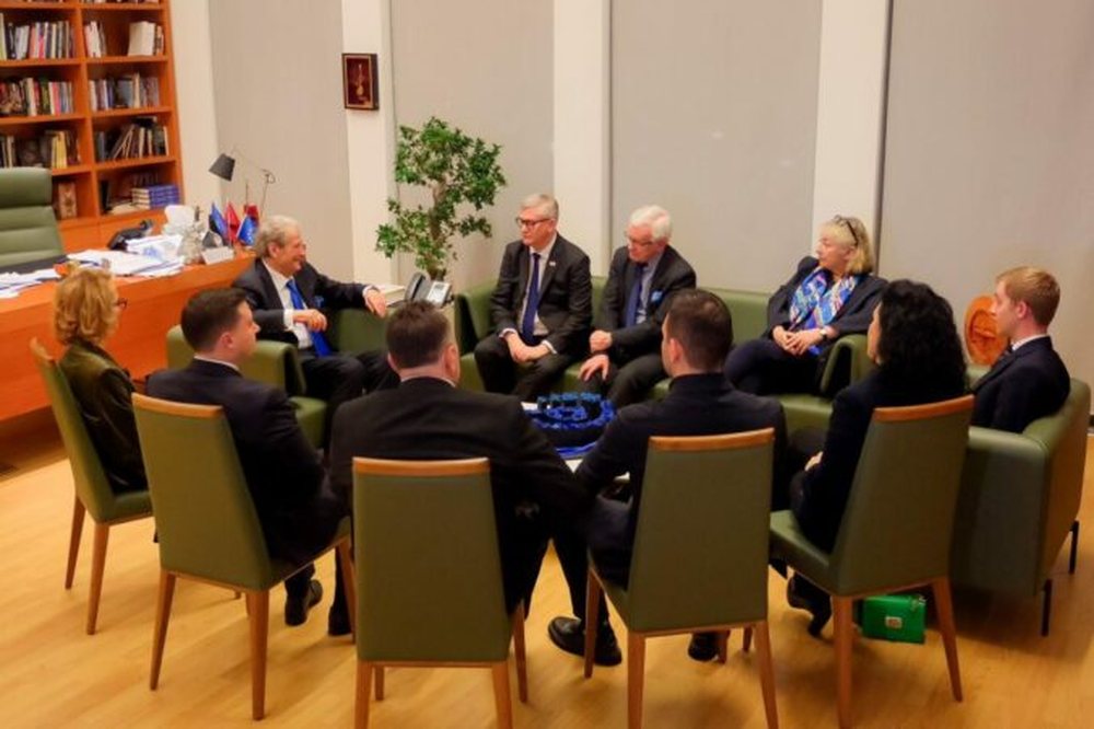 Berisha pret deputet&euml;t konservator&euml; britanik&euml;: Vota e