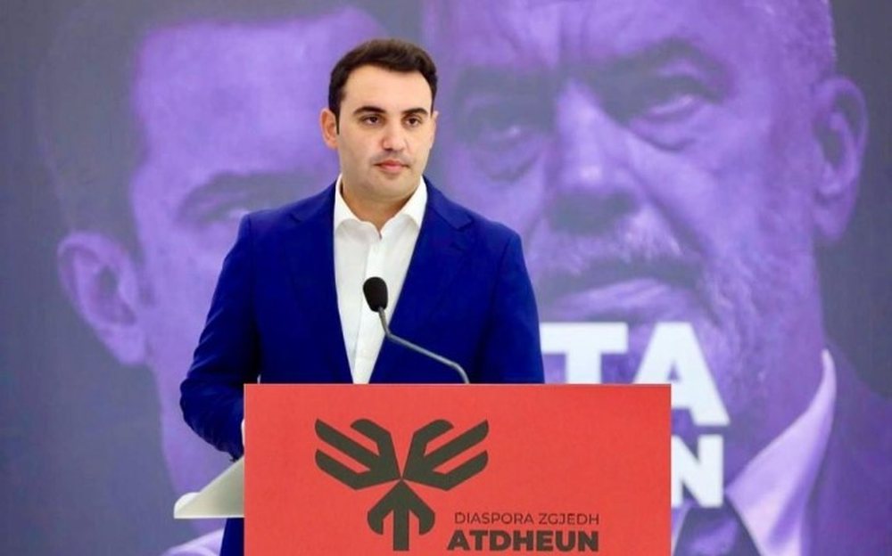 K&euml;lli&ccedil;i: Mogherini t&euml;rheqt&euml; k&euml;mb&euml;n pas p&euml;r
