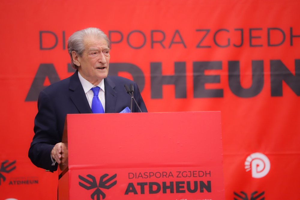 Berisha nga Italia: Sot kryeministri i Shqip&euml;ris&euml; esht&euml; Toto