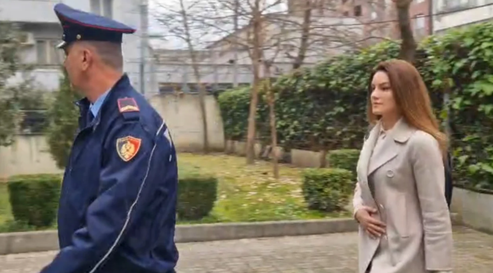 Gjykata e Lart&euml; shtyn vendimin mbi rekursin e Arb&euml;r Veliajt dhe Ajola