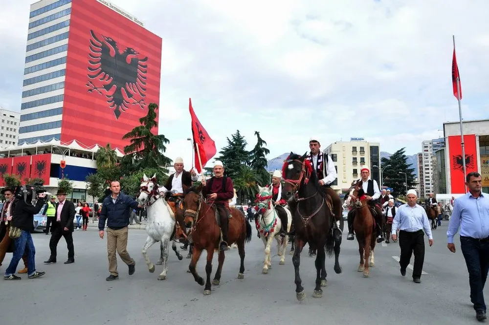Raporti: Shqiptar&euml;t nd&euml;r popujt m&euml; t&euml; d&euml;shp&euml;ruar