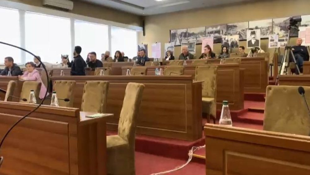 P&euml;rplasje PS-PSD edhe n&euml; Shkod&euml;r/ D&euml;shton mbledhja e