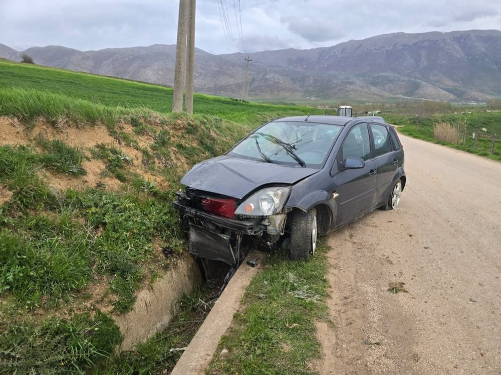 Humbi kontrollin gjat&euml; drejtimit t&euml; mjetit, plagoset pasagjerja