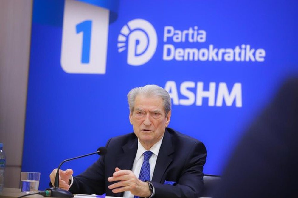 Berisha: Jam n&euml; konflikt t&euml; plot&euml; interesi, kam nj&euml; adhurim