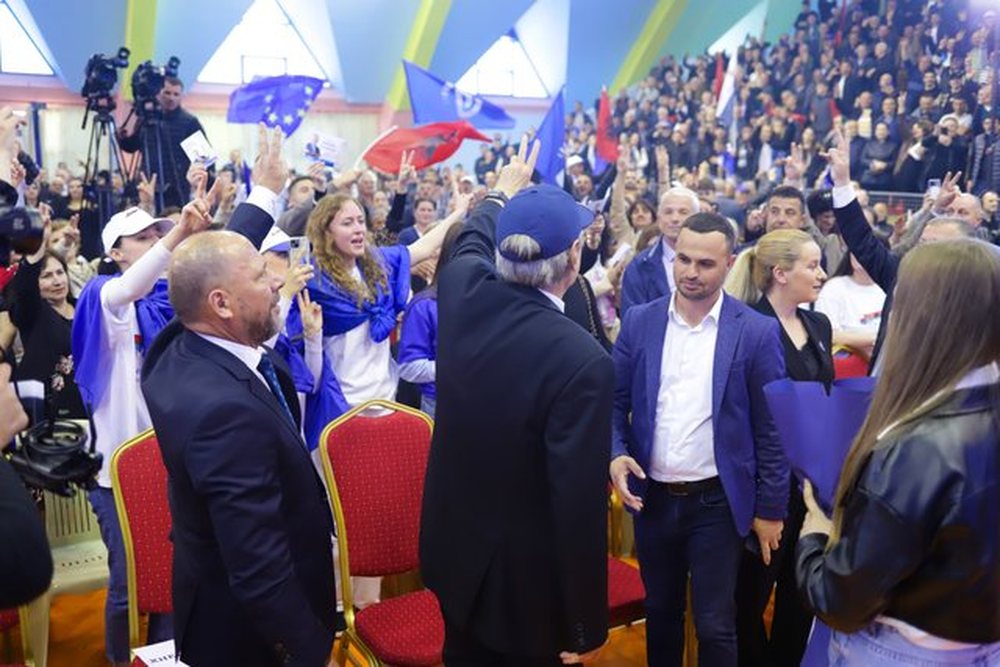 Berisha i p&euml;rgjigjet Ram&euml;s: Burrat e Dibr&euml;s jan&euml; si malet e