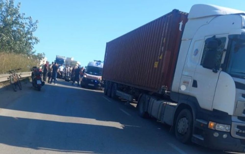 Aksident i r&euml;nd&euml; n&euml; Durr&euml;s, plagoset 48-vje&ccedil;ari