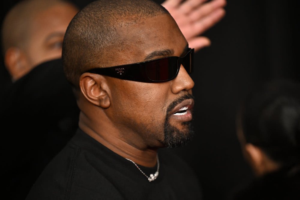 Albumi i Kanye West fshihet nga &ccedil;do platform&euml; muzikore
