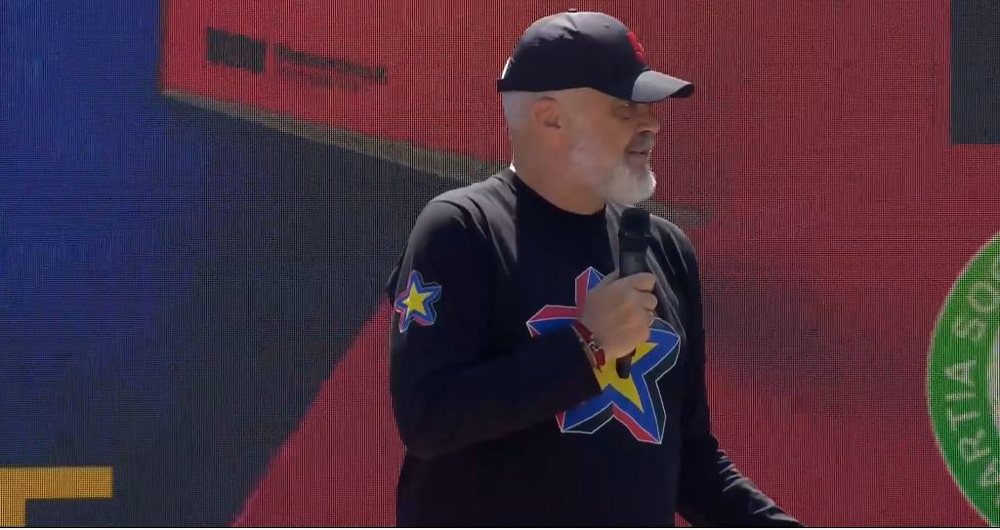 Rama si orakull: Pas pak dit&euml;sh shkoj n&euml; Ku&ccedil; dhe shkruaj