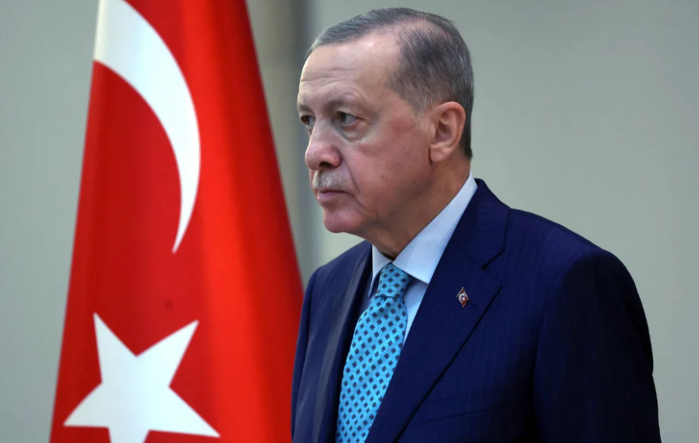 Erdogan nd&euml;rron mendje, nuk e p&euml;rjashton mund&euml;sin&euml; e
