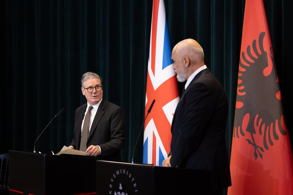 Britanik&euml;t: Rama turp&euml;roi Keir Starmerin n&euml; Tiran&euml;!