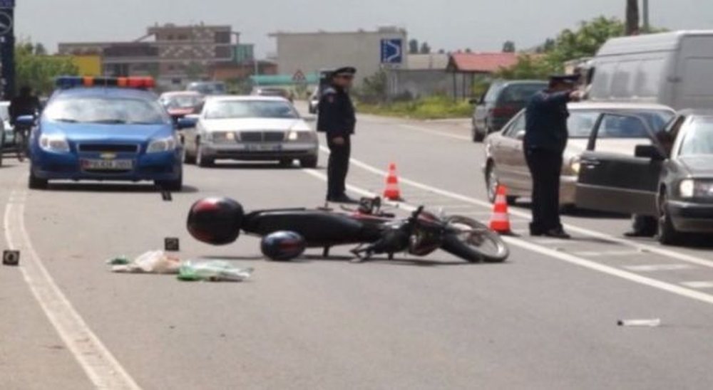 Makina p&euml;rplas motorin n&euml; Kor&ccedil;&euml;, humb jet&euml;n