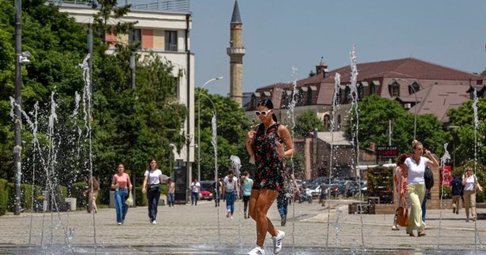 Ballkani p&euml;rballet me temperatura p&euml;rv&euml;luese
