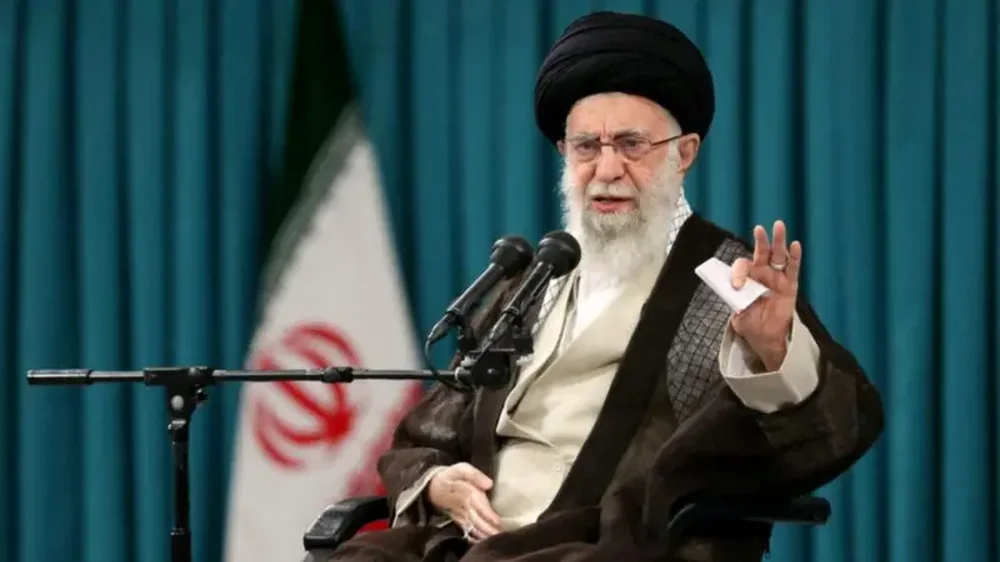 Khamenei k&euml;rc&euml;non Izraelin dhe paralajm&euml;ron SHBA-n&euml; p&euml;r