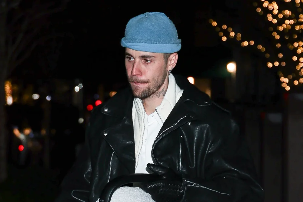 Justin Bieber shp&euml;rthen ndaj mikut: Frikacak