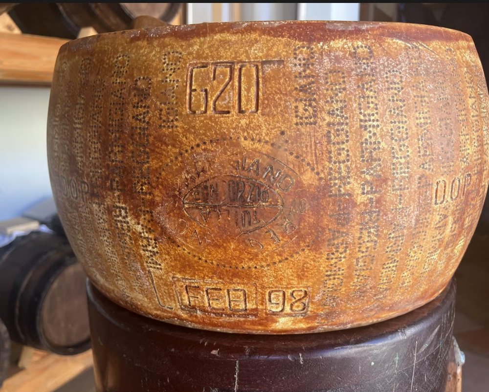 Rekordi/ Hapet pas 27 vitesh rrota e djathit &ldquo;Parmixhano&rdquo; n&euml;